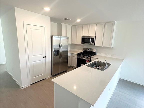3rd image of 16477 Blossom Grove Dr