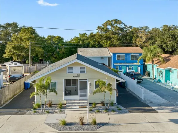 742 Main St, Dunedin, FL 34698