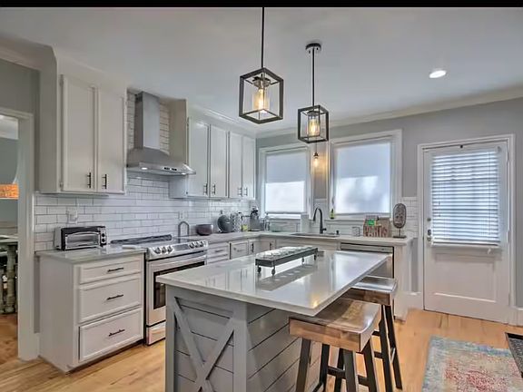 4th image of 226 Kalmia Dr