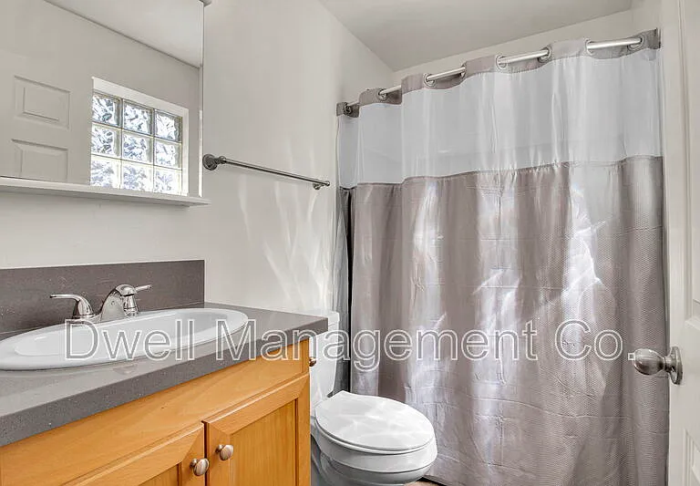 9105 Rosedale Dr — Photo 12