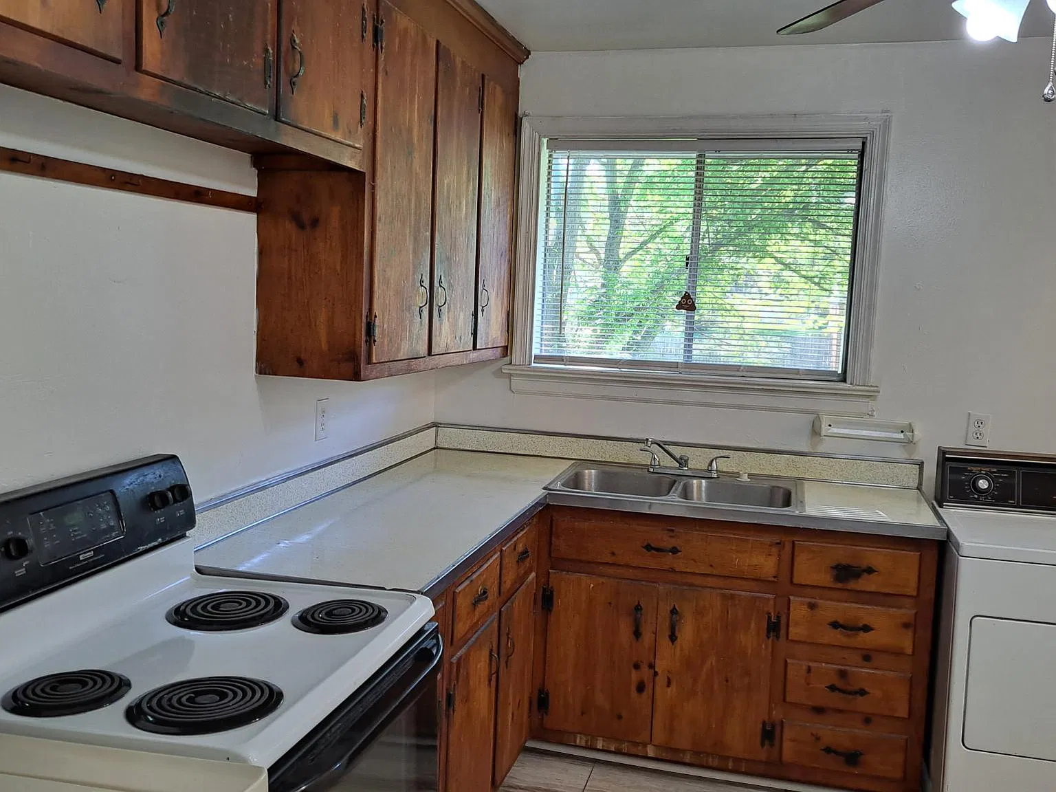 3 bed, 1000 sqft, $1,750 — Photo 4