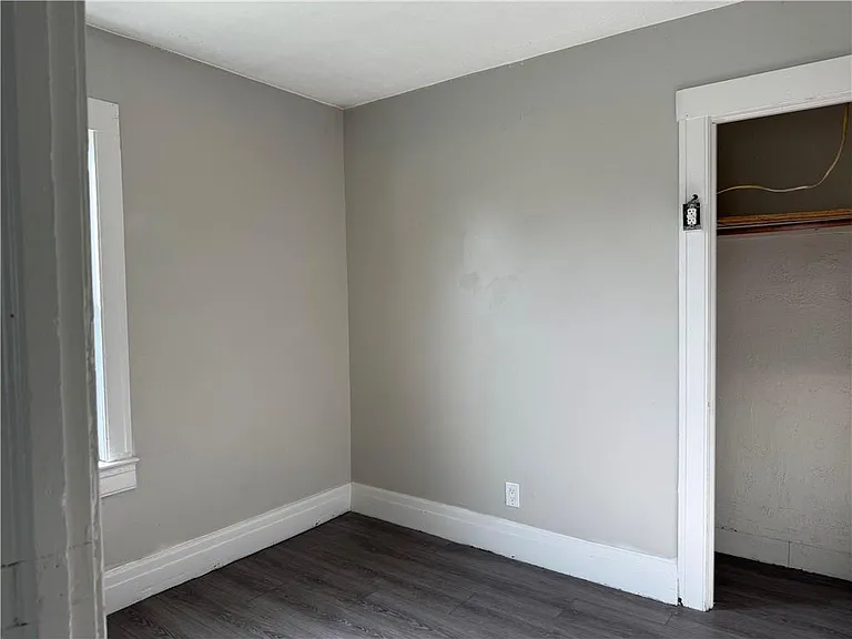 1-3 Champeney Ter — Photo 8
