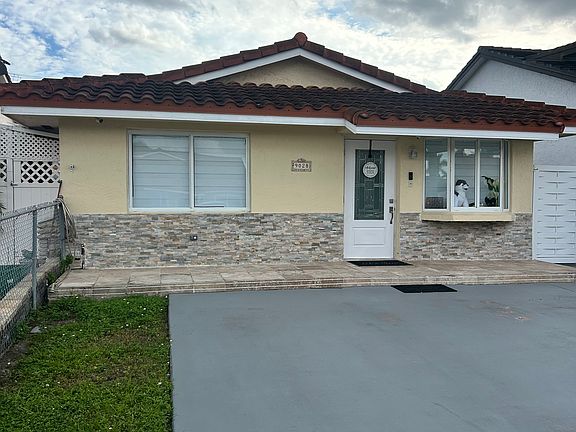 3rd image of 9028 NW 114th Ter