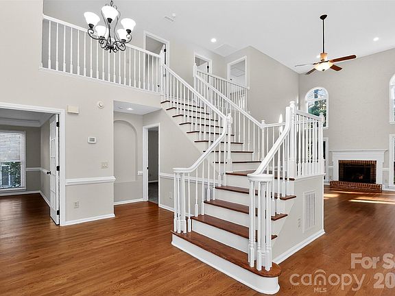 4th image of 6300 Hawkwood Ln