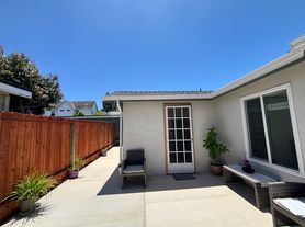 379 Hamilton St, Costa Mesa, CA