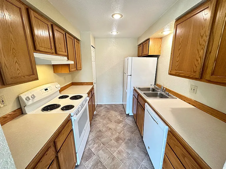 West Wakefield Street - 1120 — Photo 3