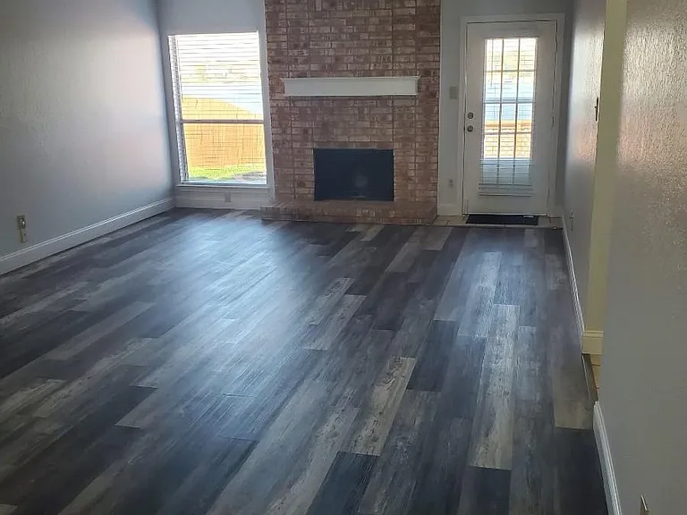 1211 Lakeshore Dr — Photo 4