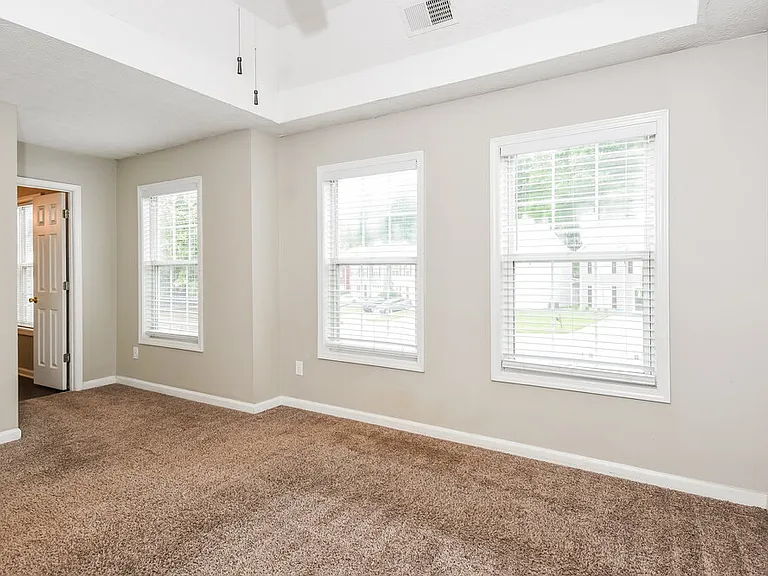 2320 Kissing Tree Ln SE — Photo 11