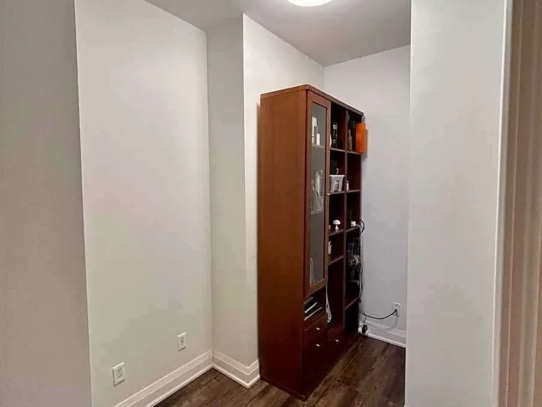 60 Byng Ave #910 — Photo 18