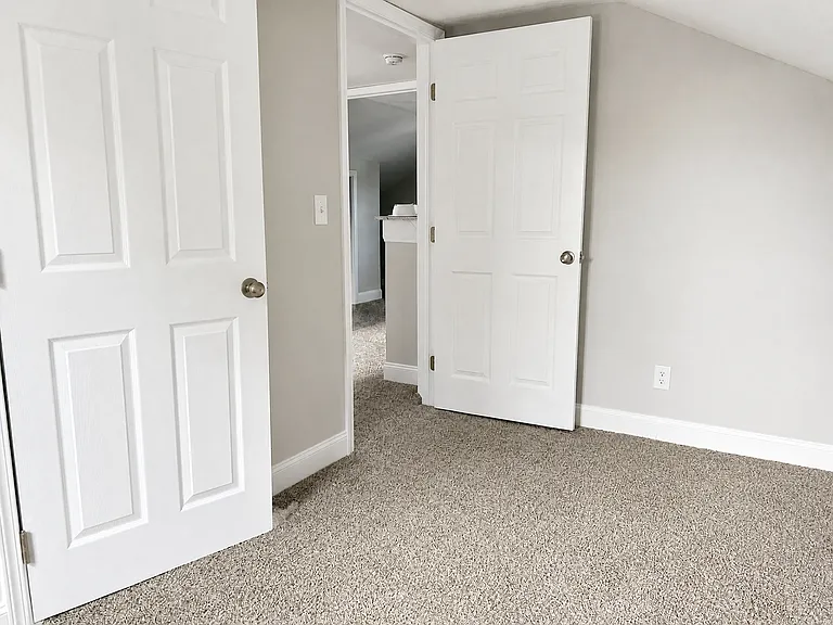 374 S Harris Ave — Photo 15