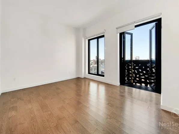 11-39 49th Avenue image 5 of 21