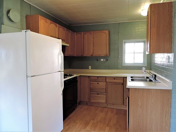 5th image of 215 N Alder St