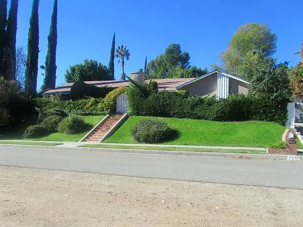 Oakdale Ave