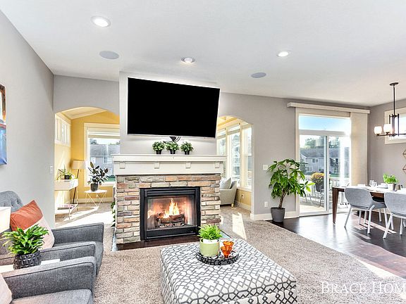 5th image of 506 W Abbey Mill Dr SE
