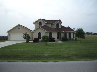16015 Lake Crest Dr, Lytle, TX 78052