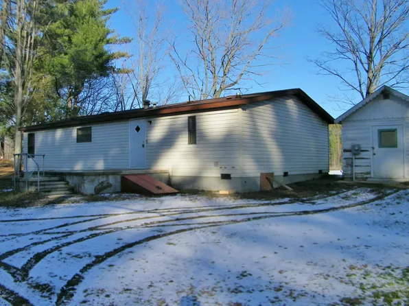 10910 Riverview Dr, Big Rapids, MI 49307