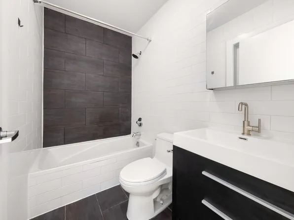 93 Waverly Avenue image 9 of 12