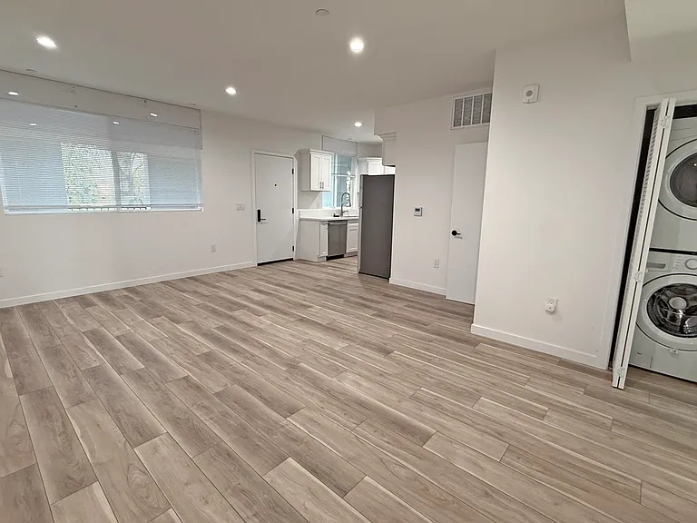 10934 Peach Grove St #201 — Photo 51