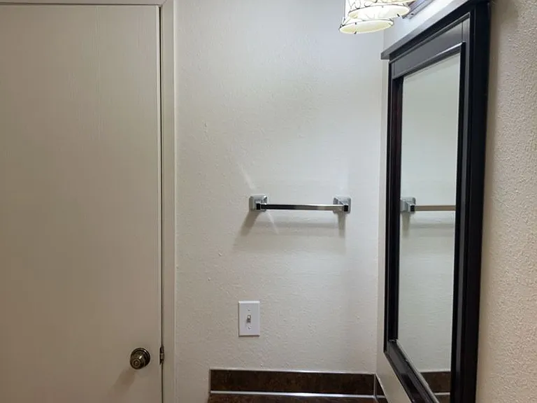 Kendal Court Apartments, 2 Bedroom, 1 Bathroom Apartments for Rent! — Photo 23