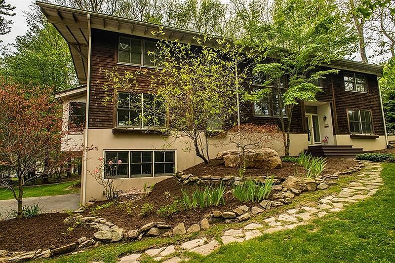 1st image of 400 Forest Ridge Rd