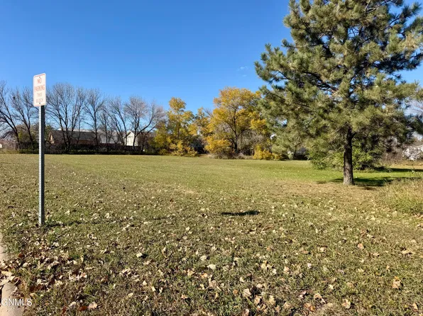 45th St W, Williston, ND 58801