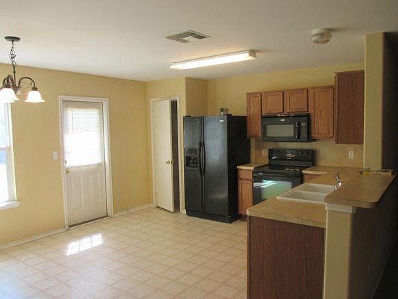 2nd image of 1229 Sacramento Dr