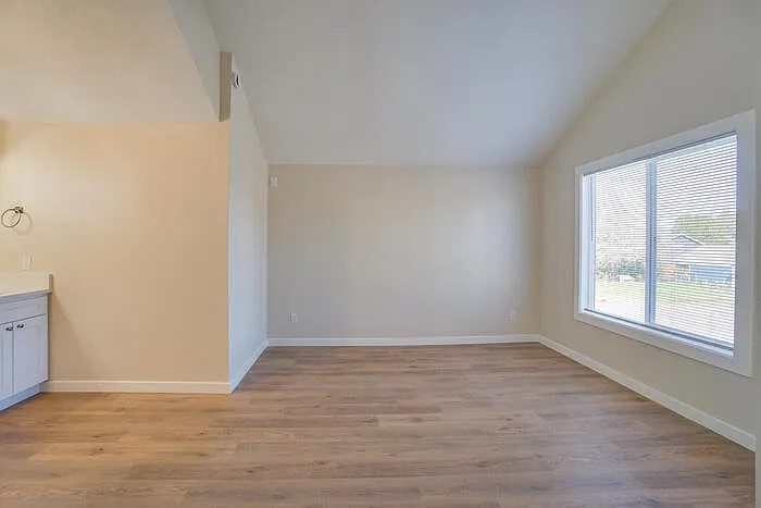816 SE Olympia Dr — Photo 28