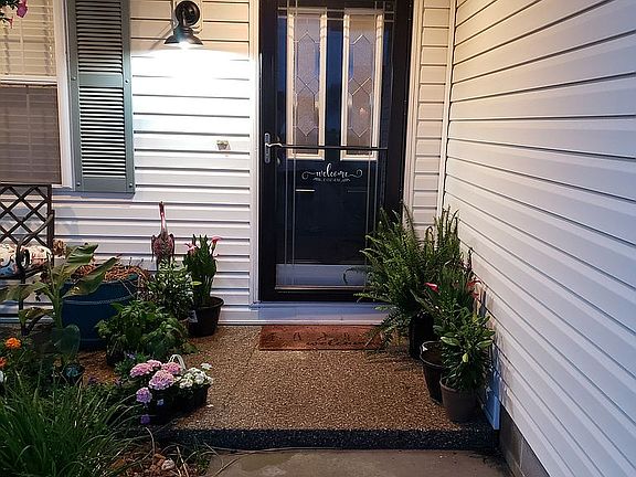 5th image of 1410 E Willow Dr