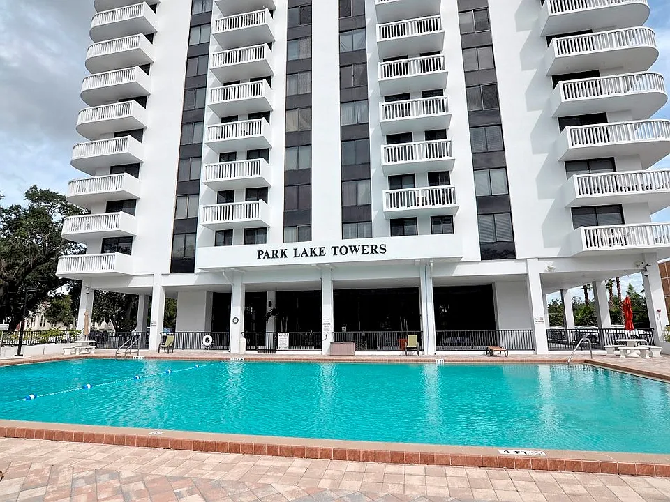 400 E Colonial Dr #209