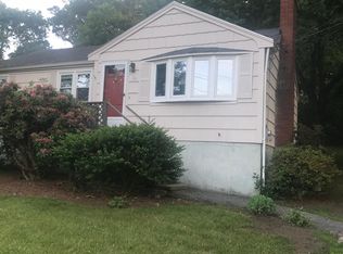 8 Squanto Rd, Woburn, MA 01801