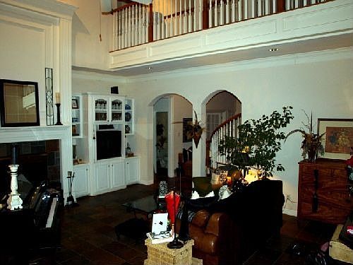 2nd image of 507 Stonewall Ct