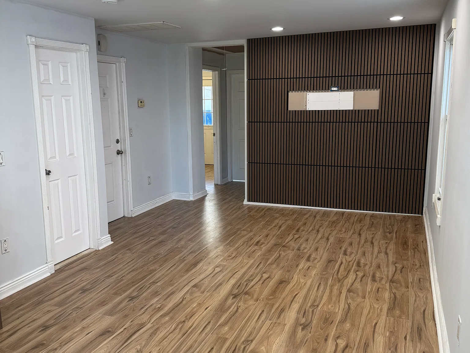 2 bed, 850 sqft, $1,800 — Photo 2