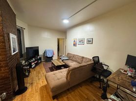 220 E 29th St