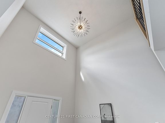 3rd image of 6707 Royal Magnolia Ave