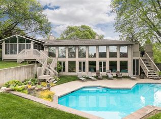 2633 Ridgeview Dr NW, Swisher, IA 52338