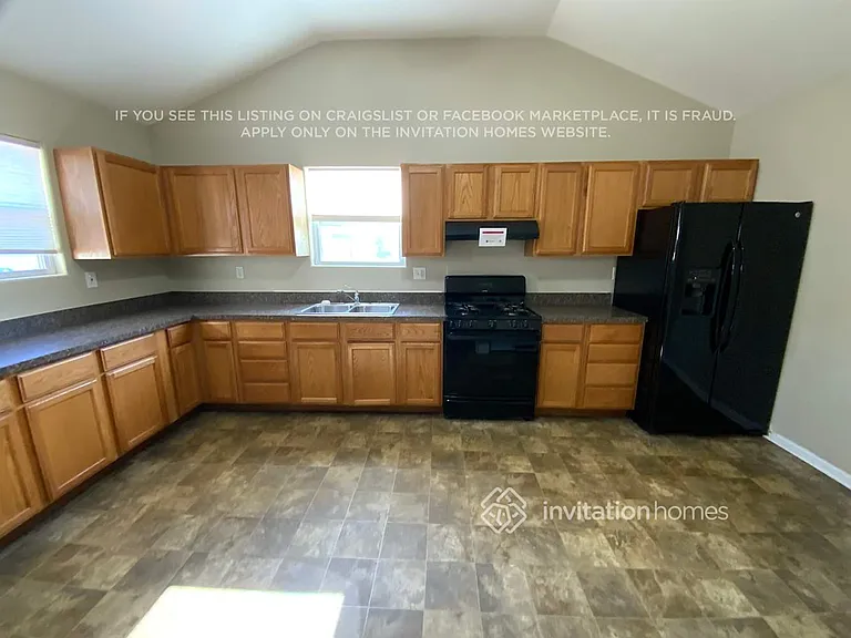 783 E Galena Blvd — Photo 7