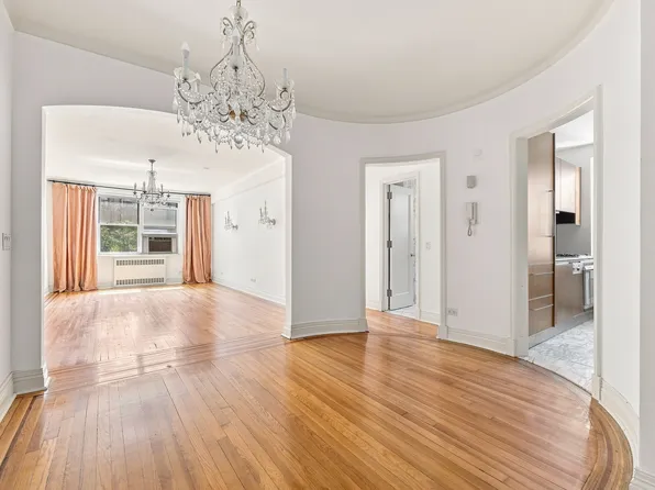 310 West 55th Street image 1 of 6