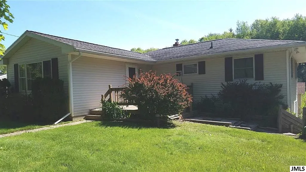 1447 Munith Rd photo 1