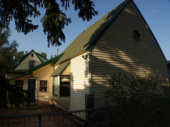4th image of 1624 Custer St