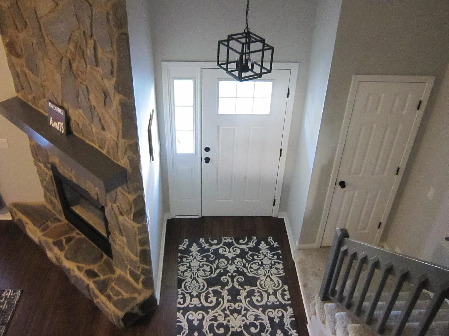 3 bed, 1633 sqft, $2,495 — Photo 2