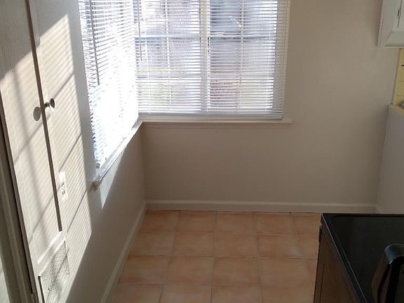 4th image of 1810 Olive Ave #1