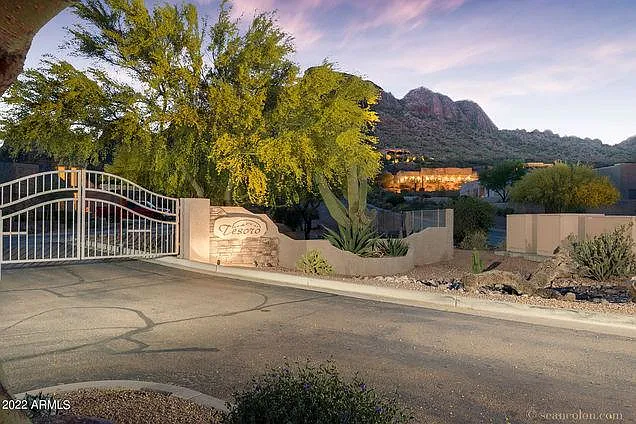 10161 E Dinosaur Ridge Rd — Photo 35