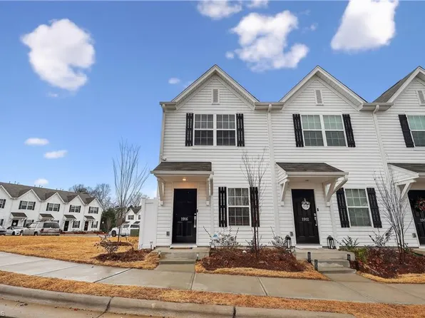 1916 Autumn Mist Dr, Winston Salem, NC 27103