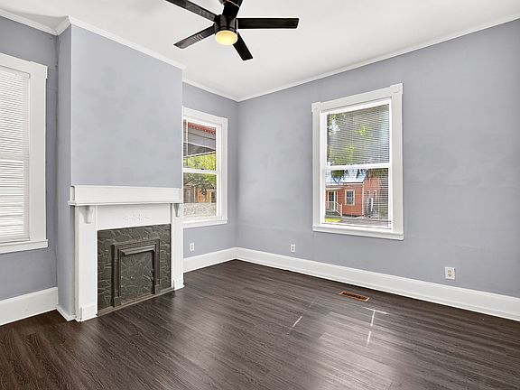 4th image of 1419 Barnard St #A
