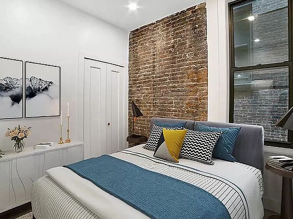 3rd image of 241 W 75th St #11