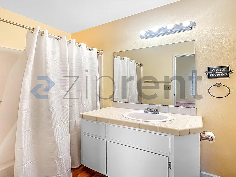 5490 N West Ave #104 — Photo 14