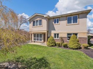 7918 W 83rd St, Bridgeview, IL 60455