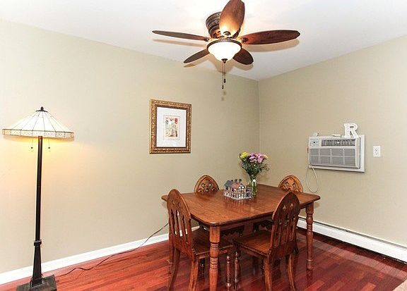 5th image of 506 W Eastman St APT 2B