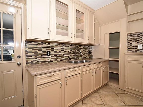 3rd image of 7624 Goudin Dr