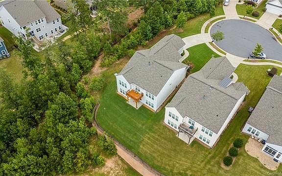 5th image of 1043 Orchid Ln